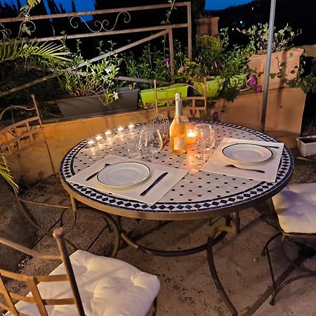 Love-Room Discret 40 M2 Bormes Les Mimosas Village Avec Terrasse Zewnętrze zdjęcie
