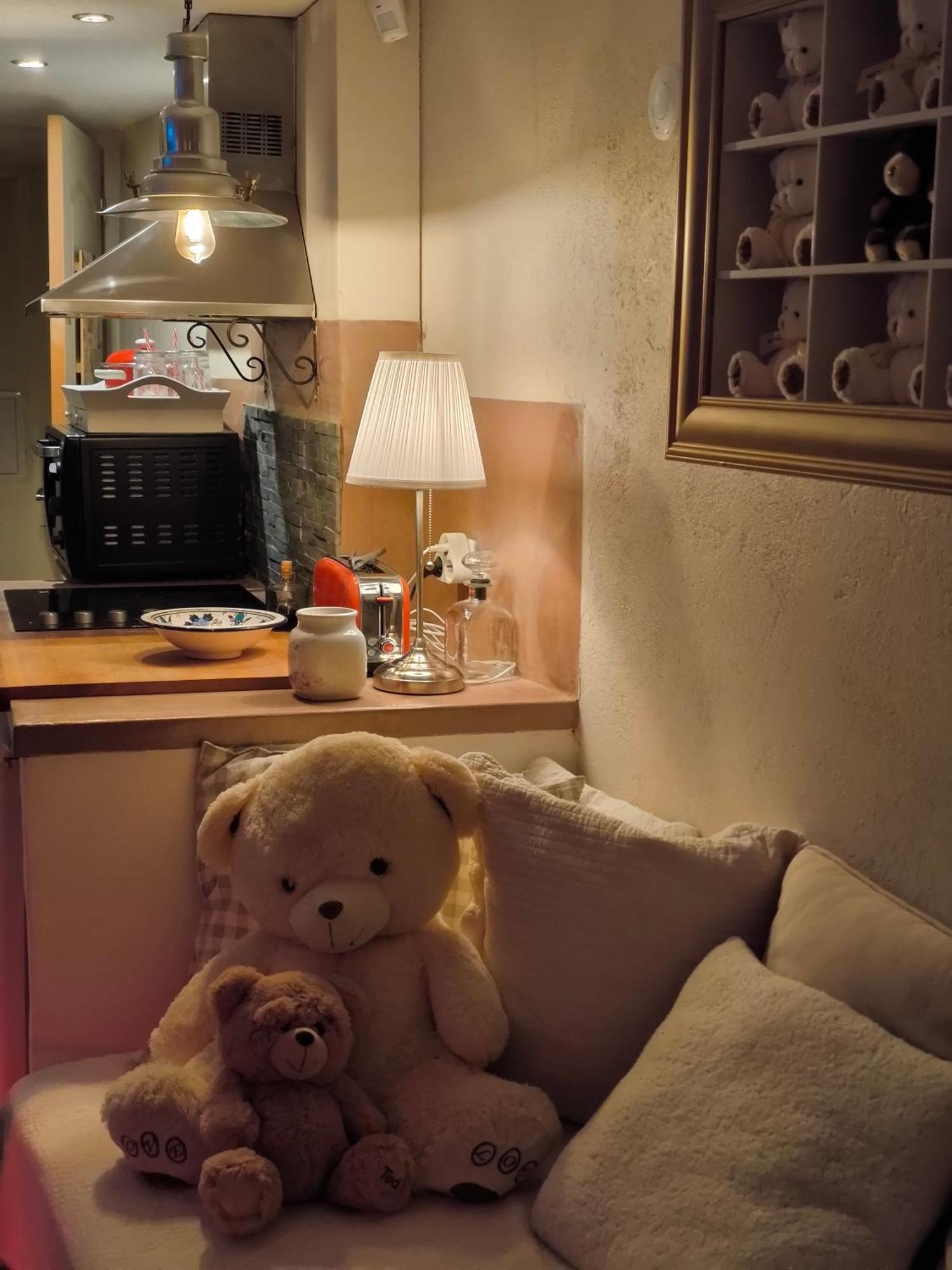 Love-Room Discret 40 M2 Bormes Les Mimosas Village Avec Terrasse Zewnętrze zdjęcie