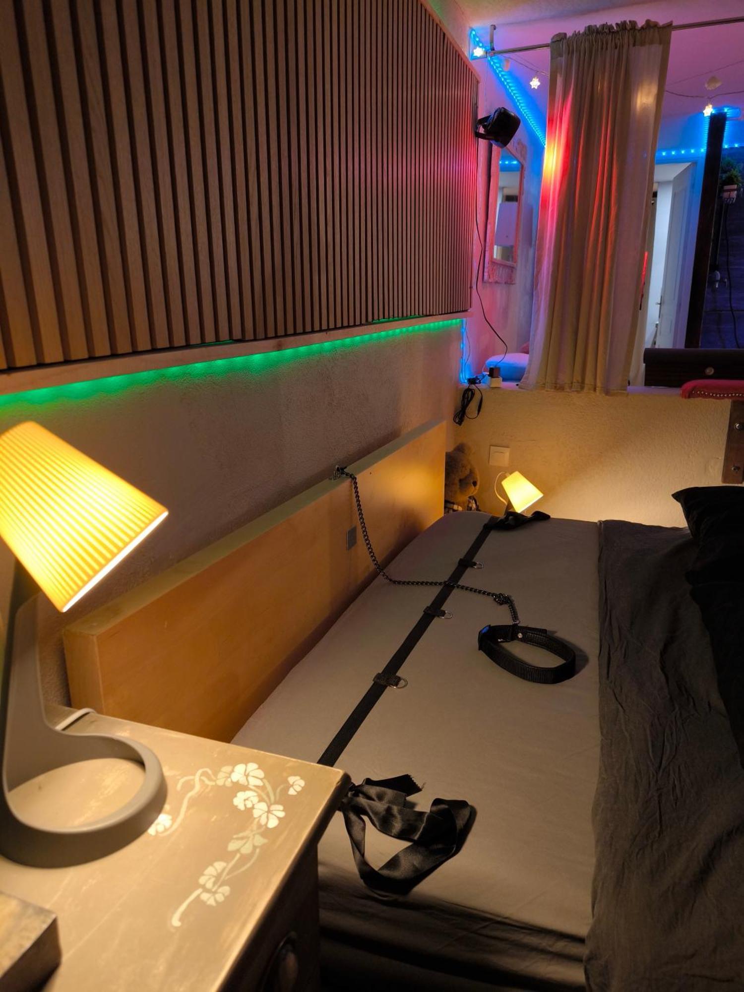 Love-Room Discret 40 M2 Bormes Les Mimosas Village Avec Terrasse Zewnętrze zdjęcie