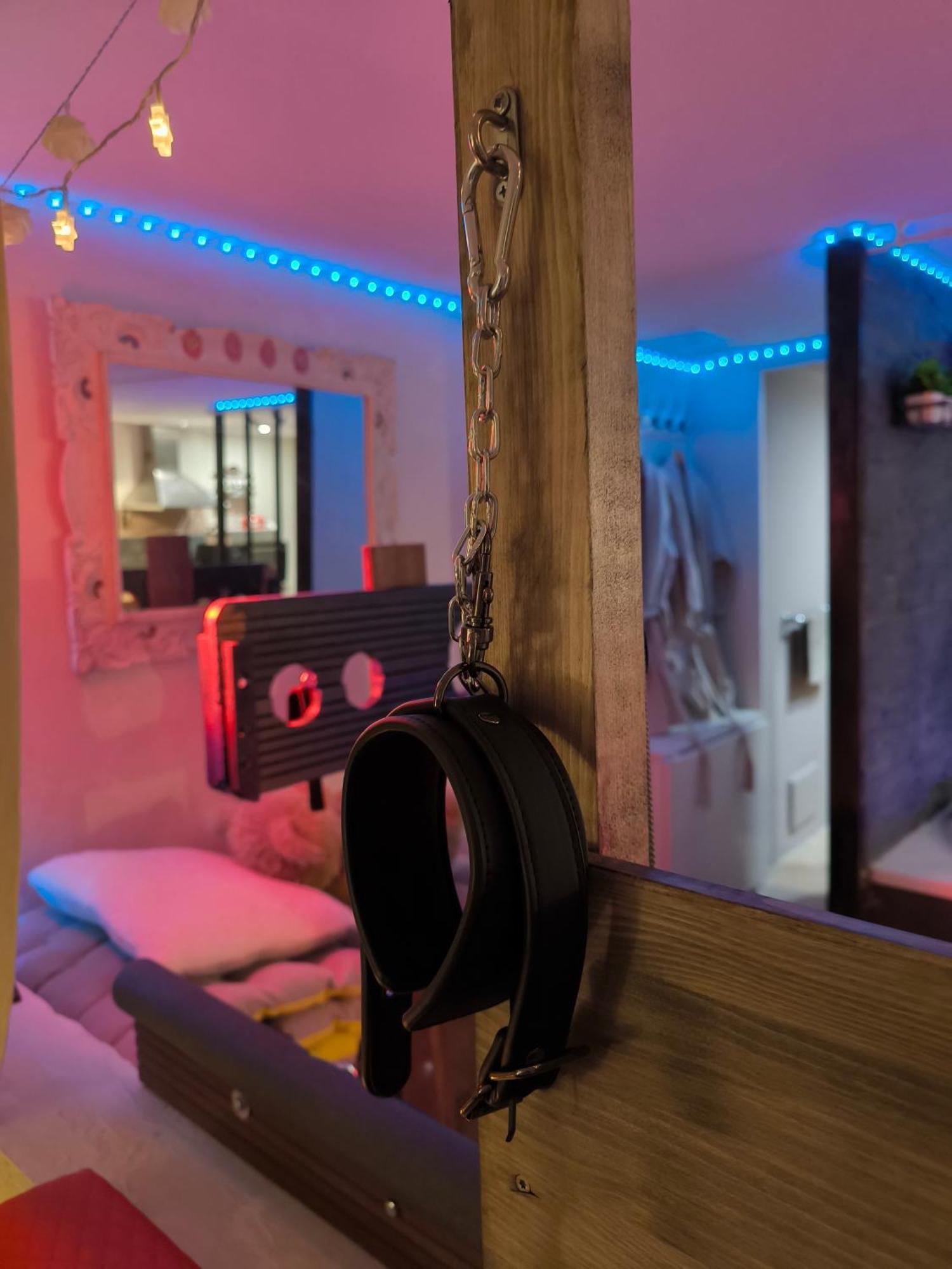 Love-Room Discret 40 M2 Bormes Les Mimosas Village Avec Terrasse Zewnętrze zdjęcie