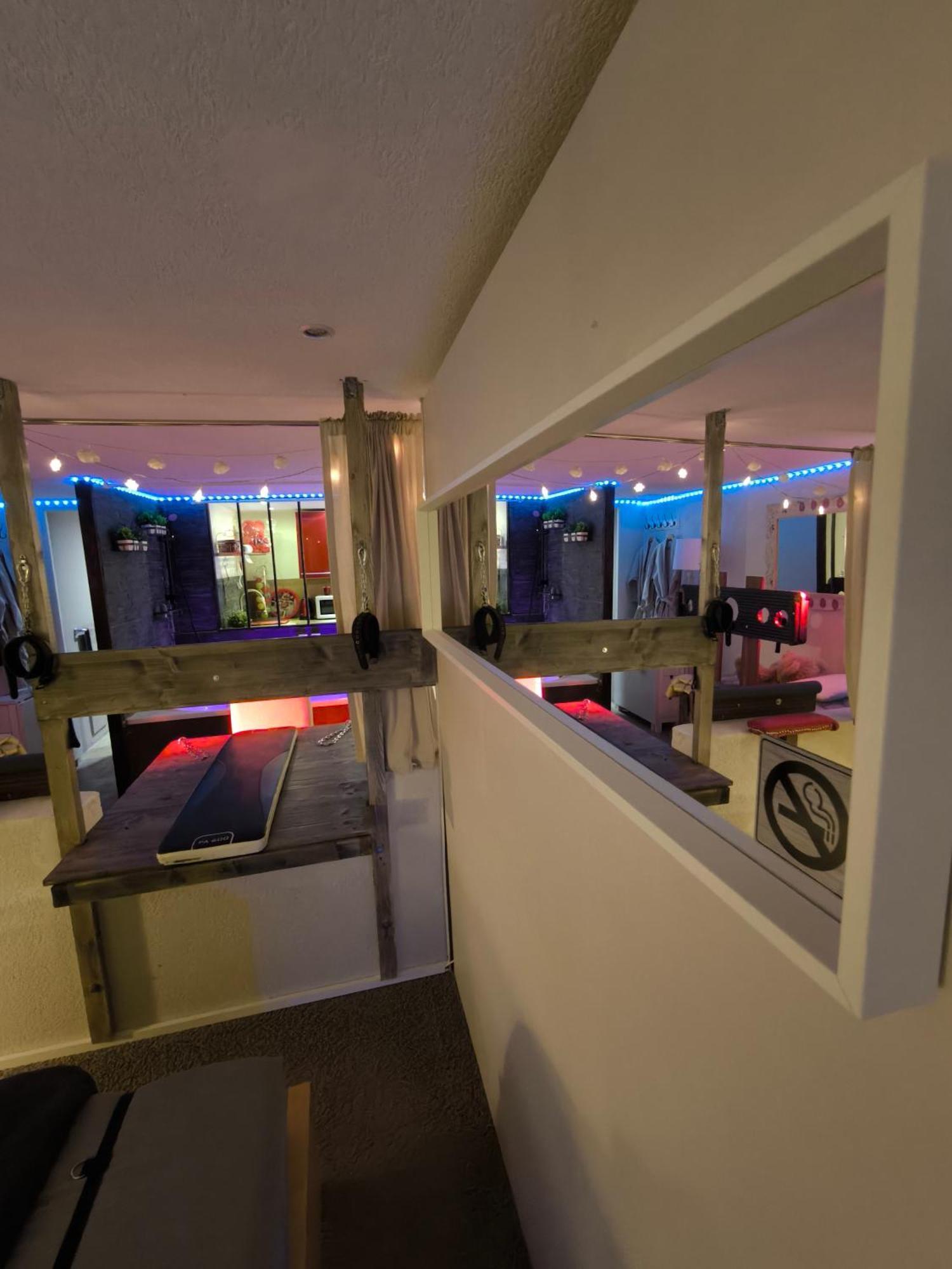 Love-Room Discret 40 M2 Bormes Les Mimosas Village Avec Terrasse Zewnętrze zdjęcie