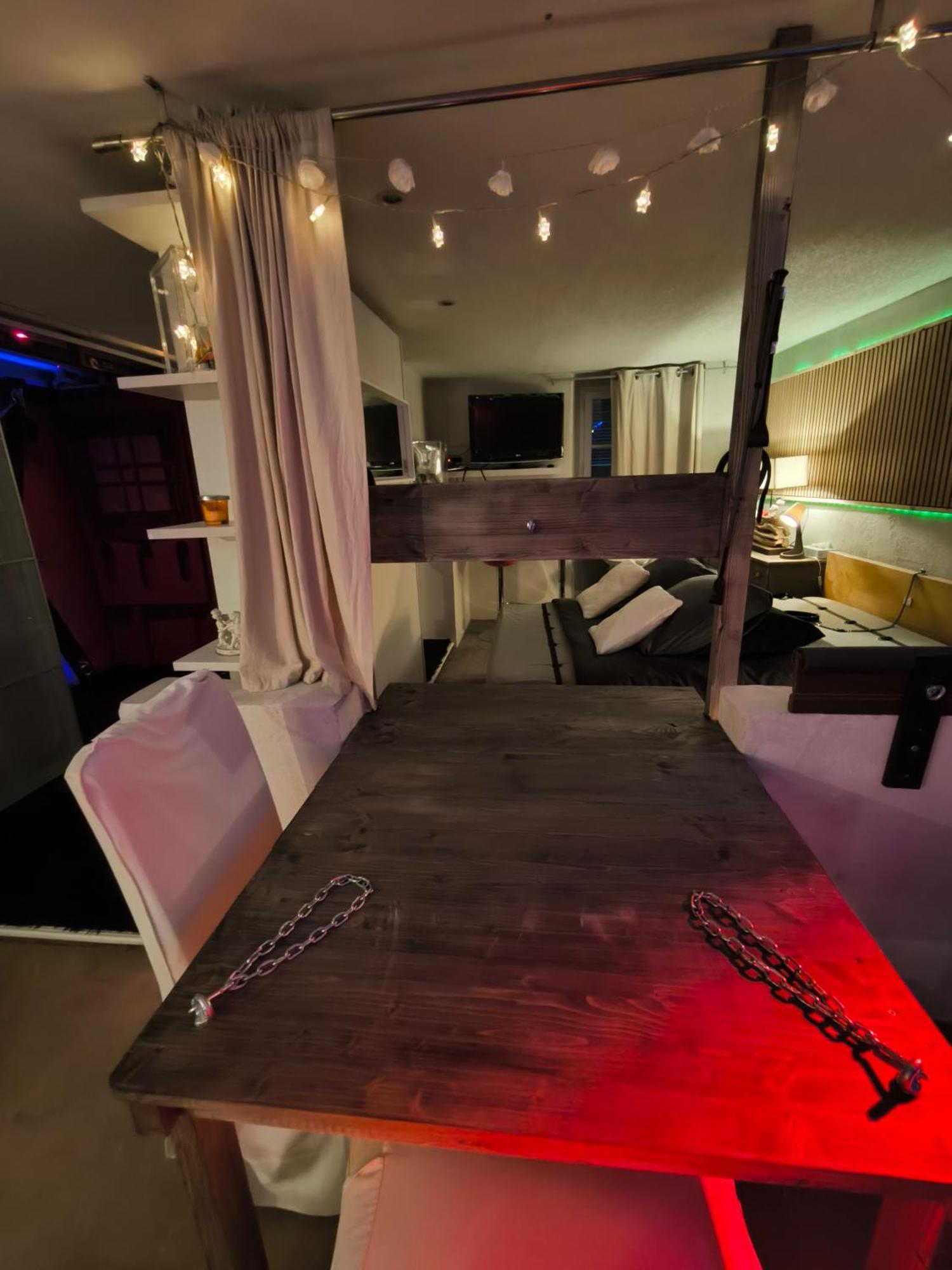 Love-Room Discret 40 M2 Bormes Les Mimosas Village Avec Terrasse Zewnętrze zdjęcie