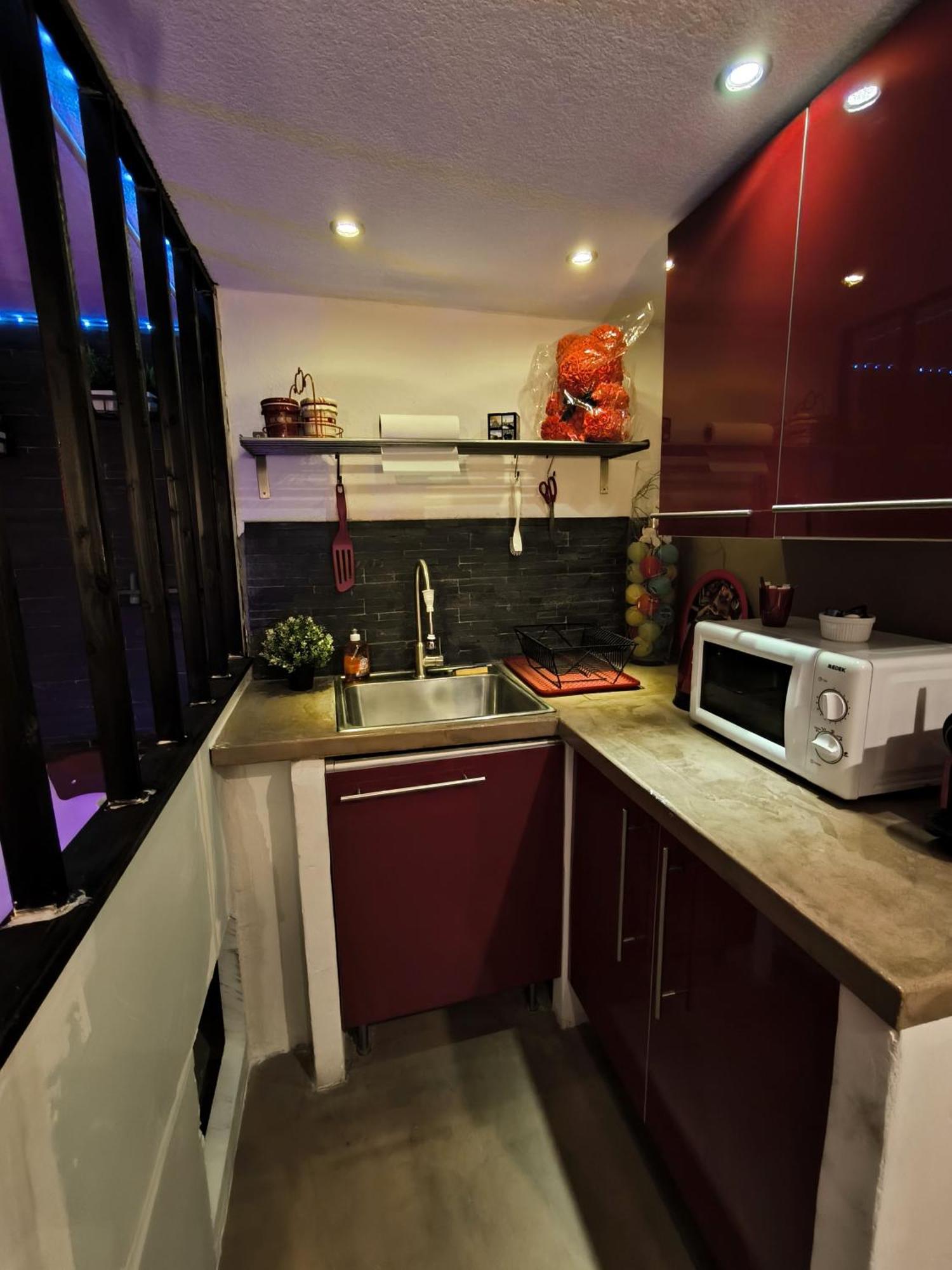 Love-Room Discret 40 M2 Bormes Les Mimosas Village Avec Terrasse Zewnętrze zdjęcie