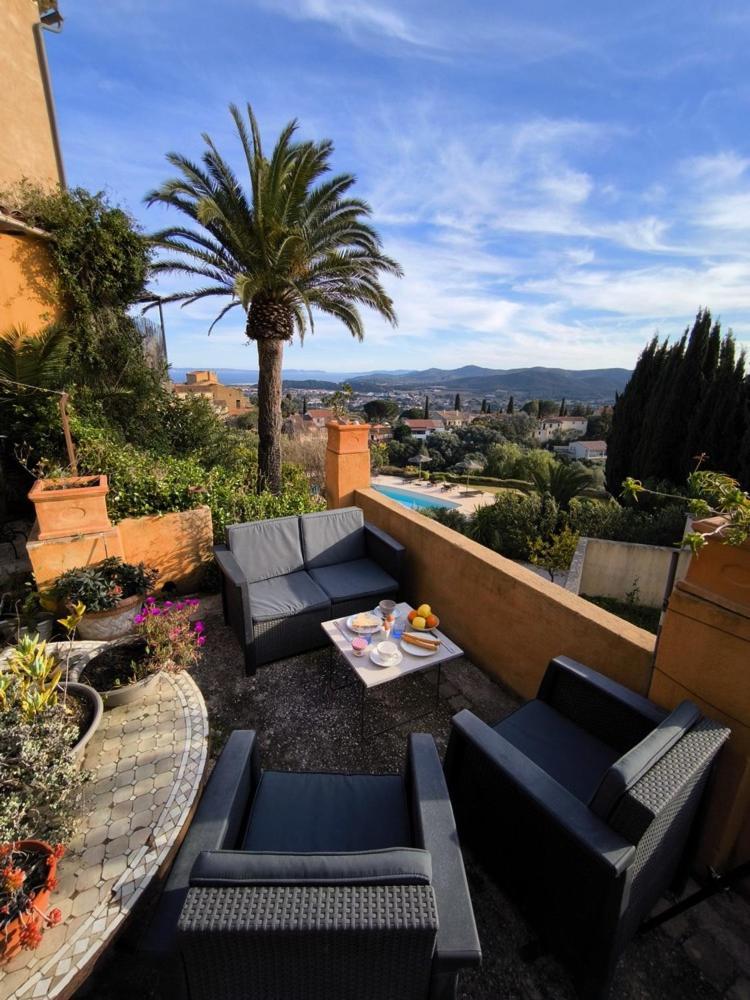 Love-Room Discret 40 M2 Bormes Les Mimosas Village Avec Terrasse Zewnętrze zdjęcie